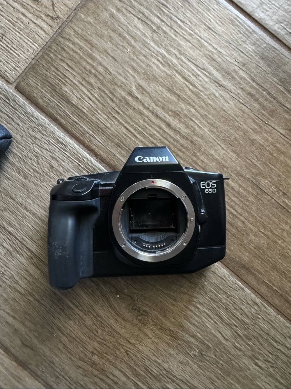 Canon EOS 650 Black 35mm Film SLR Camera Body
